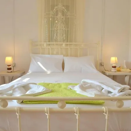 Milos Kardapis Upper Floor